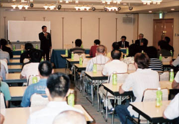 過去に行われた学科教育の風景。